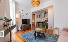 Classy And Charming Apartment By Lovelystay
